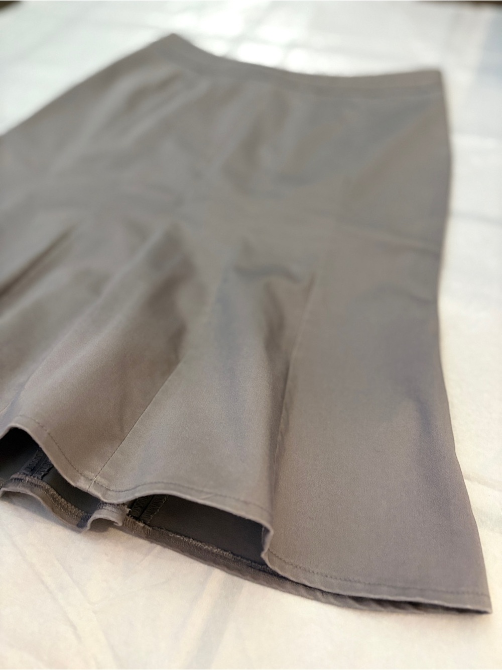 Ricki's Taupe Gray Flared Panel A-Line Knee Length Skirt Size 2 Stretch Wear